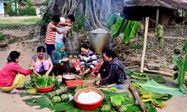  Đề thi học kỳ môn Văn lớp 10 nêu ra vấn đề ‘Còn ăn tết ta, đất nước còn nghèo’