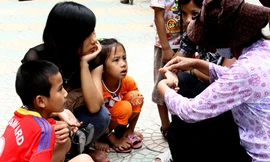 Những cảnh chưa đẹp trong ngày Tết thiếu nhi