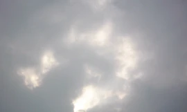 Dải mây hình Rồng Vàng