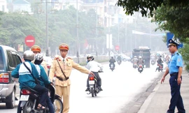 Gia đình cho học sinh dưới tuổi 18 điều khiển xe máy là tiếp tay cho hành vi phạm pháp