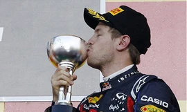 Vettel đi vào lịch sử F1