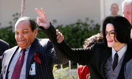 Michael Jackson yêu nhưng sợ hãi người cha hà khắc.