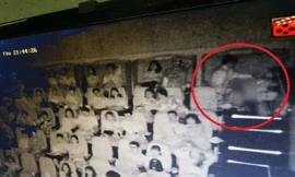 Hình ảnh cặp đôi "mây mưa" trong rạp chiếu phim bị phát tán lên mạng xã hội.