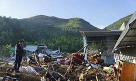 Đá tảng lao sập nhà, xóa sổ một góc xóm núi Nha Trang