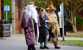 Kỳ lạ đám tang theo chủ đề Harry Potter của fan hâm mộ JK Rowling 