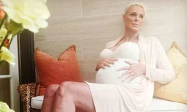 ‘Biểu tượng sexy’ gây sốc khi mang thai tuổi U60 với chồng thứ 5