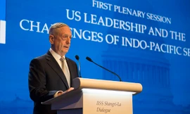 Bộ trưởng Quốc phòng Mỹ James Mattis phát biểu tại Đối thoại Shangri-La hôm 2/6. Ảnh: Joshua Fulton.