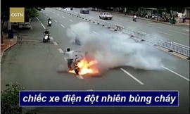 Xe đạp điện bốc cháy, lái xe suýt bị thiêu sống
