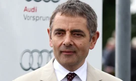 Tài tử Rowan Atkinson bị đồn qua đời.