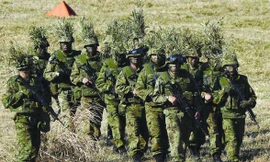 Các thành viên thuộc Lữ đoàn nhảy dù số 1của GSDF Nhật Bản.