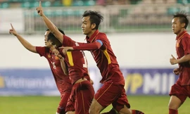 Niềm vui của các cầu thủ U19 Việt Nam. Ảnh: TNO