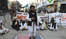 Người Pakistan biểu tình phản đối Tổng thống Mỹ Trump. Ảnh: AFP