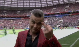 Robbie Williams hát tại khai mạc World Cup 2018.