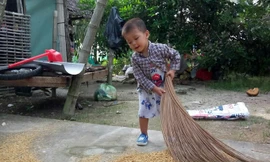 Cậu bé bị đâm xuyên não khỏe mạnh đón Tết ở tuổi lên 3