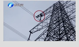 Cậu bé leo lên đỉnh tháp điện cao thế cao gần 70m vì bố mẹ cấm chơi game.