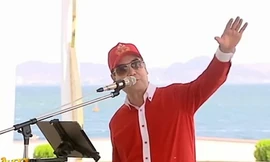 Tổng thống Turkmenistan hát rap