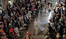 Cận cảnh váy cưới cổ tích của Meghan Marklen trong hôn lễ hoàng gia