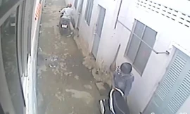 Hình ảnh hai tên trộm xe do camera thu lại.