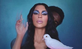 Kim ‘siêu vòng 3’ bị chỉ trích vì đăng ảnh khoả thân phản cảm