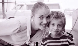 Asia Argento và Jimmy Bennett từng đóng vai mẹ con trong “The Heart Is Deceitful Above All Things” (2004).