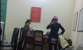 "Hot girl" Bella tại trụ sở Công an Phường Hàng Trống.