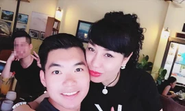 Trương Nam Thành tình tứ bên vợ hơn tuổi. 