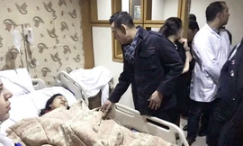 Du khách Việt được cấp cứu sau vụ đánh bom.