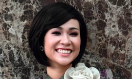 Đụng vào 'thần tượng', NSND 'lãnh đủ'