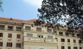 Đến trường y 'săn' bác sĩ giỏi