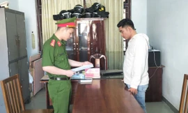 Khởi tố cán bộ xã chiếm đoạt tiền của bệnh nhân hiểm nghèo