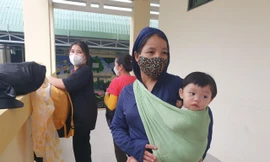 Tan làm, hàng ngàn công nhân tất tả sơ tán trước giờ bão vào