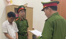 Bắt đối tượng đánh công an khi được khuyên vào viện điều trị vết thương sau vụ ẩu đả