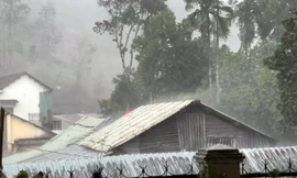 Mưa đá kèm giông lốc dữ dội tại Quảng Nam 