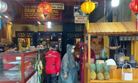 Xử phạt hộ kinh doanh bánh mì Phượng 2 ở Hội An vì gây ngộ độc cho 313 người dân, du khách