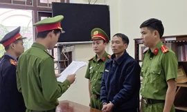 Bắt đối tượng xâm hại bé gái 5 tuổi