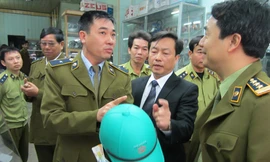 100% cơ sở kinh doanh mũ bảo hiểm sai phạm