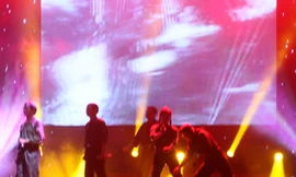 Màu xanh nơi hủy diệt