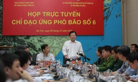 Phó Thủ tướng Trịnh Đình Dũng yêu cầu các địa phương chủ động cấm biển, sơ tán dân khỏi khu vực nguy hiểm, cho học sinh nghỉ học để ứng phó với bão.