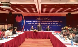 Nhà báo Hồ Hồ Quảng Lợi, Phó Chủ tịch Thường trực Hội Nhà báo Việt Nam phát biểu tại diễn đàn