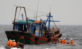 Các lực lượng cứu hộ cứu nạn vẫn tích cực tìm kiếm 10 ngư dân mất tích (Ảnh minh họa)