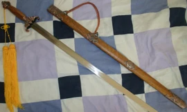 20 người dùng kiếm truy sát trong bệnh viện