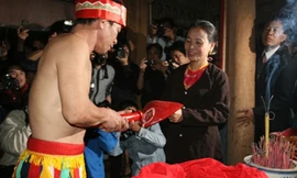 Nghi lễ phồn thực Trò trám ở Tứ Xã (Phú Thọ) nguyên bản phải diễn ra trong tối, nay đã đưa ra ánh sáng. Ảnh: internet