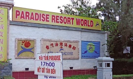 Cấm tắm biển ngoài giờ hành chính !