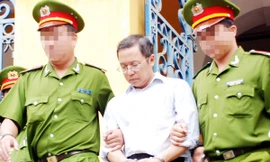 Phạt ông Phạm Minh Hoàng ba năm tù