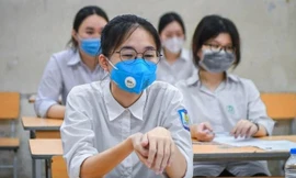 Hàng loạt học sinh mắc COVID-19, nhiều địa phương tạm dừng dạy học trực tiếp