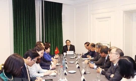 Thủ tướng Phạm Minh Chính làm việc với Đại sứ Việt Nam tại các nước châu Âu. (Ảnh: Dương Giang/TTXVN)