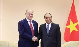 Chủ tịch nước Nguyễn Xuân Phúc tiếp Chủ tịch Đảng Cộng sản Liên bang Nga Gennady Zyuganov. (Ảnh: Thống Nhất/TTXVN)