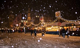 Cây thông Noel nổi tiếng nào được ghép từ 3 triệu viên pha lê?