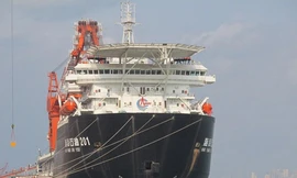 Tàu thăm dò khổng lồ của Trung Quốc vào Biển Đông