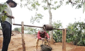 Tời đất lên khỏi giếng